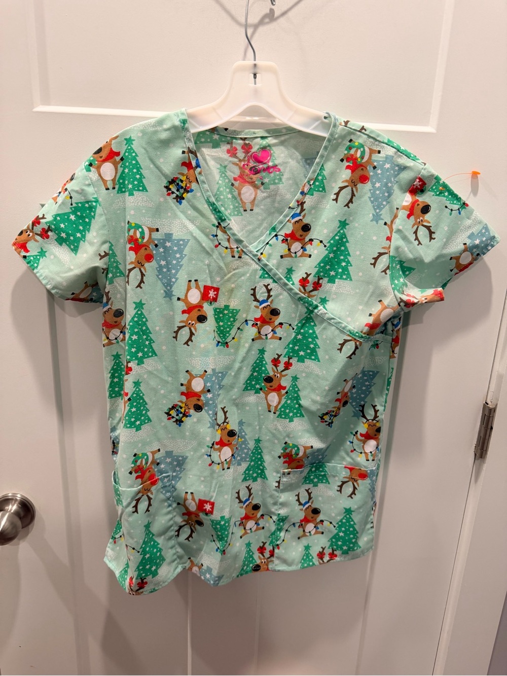 SB Scrubs Christmas Reindeer Scrub Top Small Mint Green Holiday Nurse